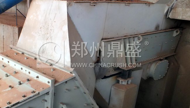 振動(dòng)篩分給料機(jī)
